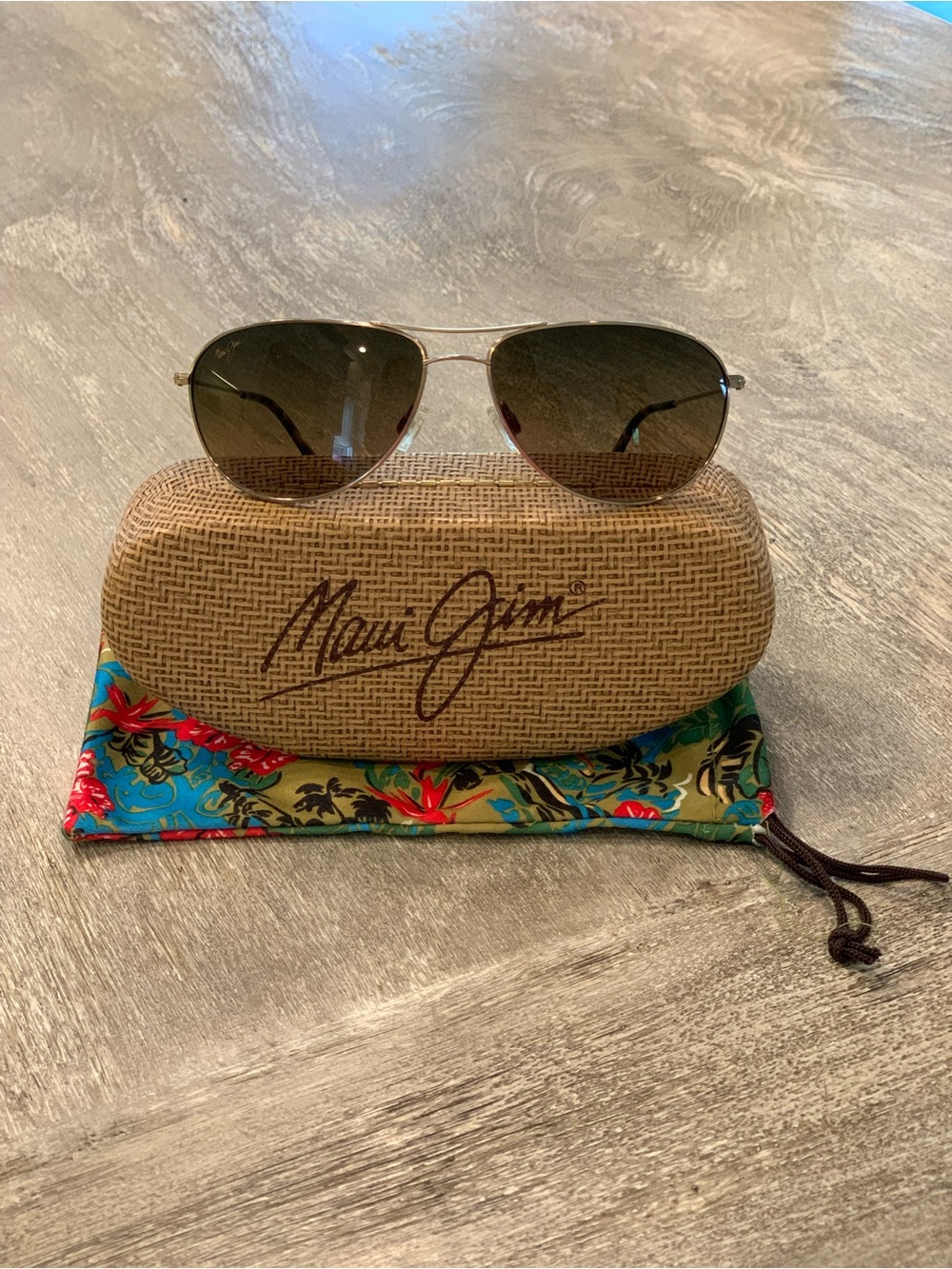Like New—-Maui Jim Aviator Sunglasses with Gold Frame and Brown Lenses